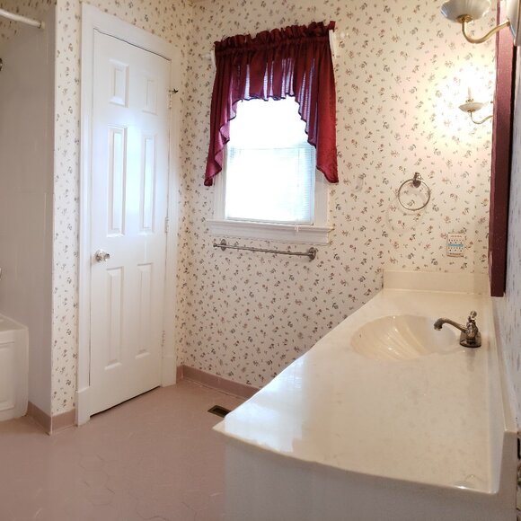 Shower Curtain AND Matching Window Valance - Picture 5 of 7